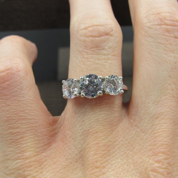 Size 7 Sterling Silver Amazing Triple Cubic Zirconia Band Ring Vintage - Picture 5 of 9